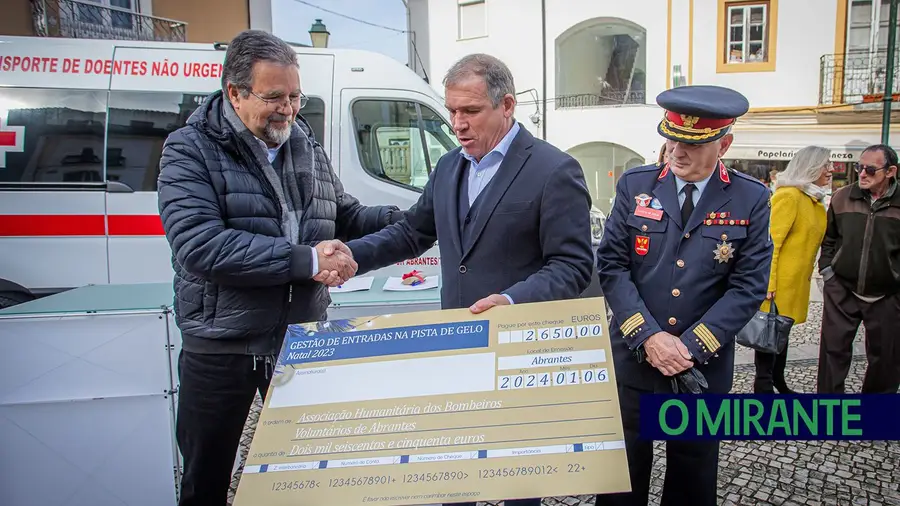 Entradas na pista de gelo em Abrantes reverteram a favor dos bombeiros