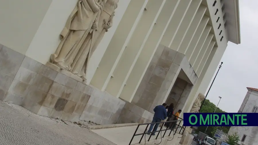 Tony Carreira insatisfeito com sentença mas não recorre da decisão do Tribunal de Santarém Tony Carreira insatisfeito com sentença mas não recorre da decisão do Tribunal de Santarém