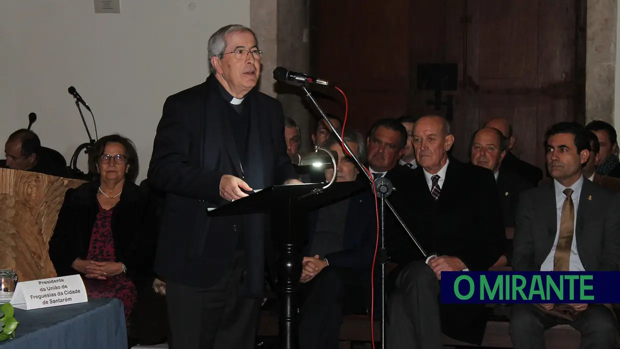Plateia de notáveis na posse de José Miguel Noras como provedor da Misericórdia de Santarém