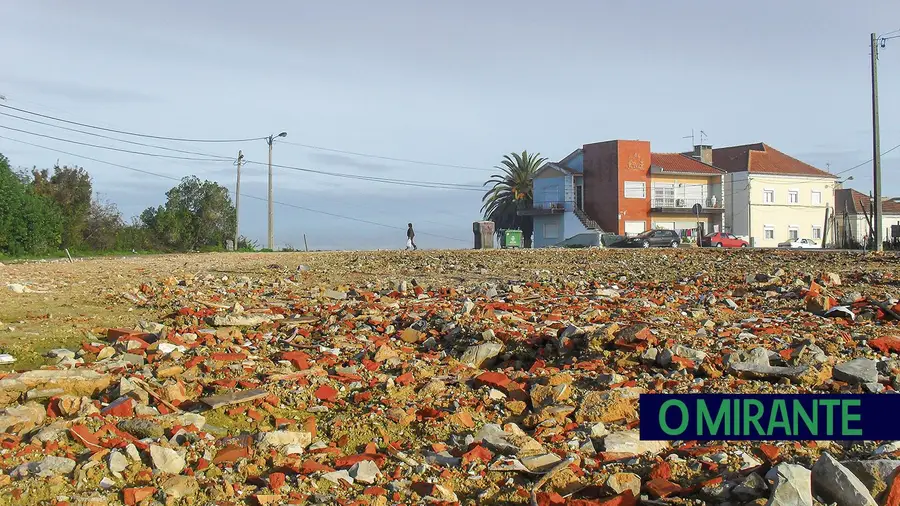 Terreno do antigo Bairro 16 de Março vai dar lugar a habitação a custos acessíveis Terreno do antigo Bairro 16 de Março vai dar lugar a habitação a custos acessíveis