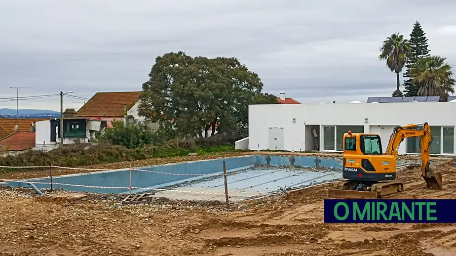 Obras nas Piscinas da Chamusca sofrem novo contratempo e voltam a parar