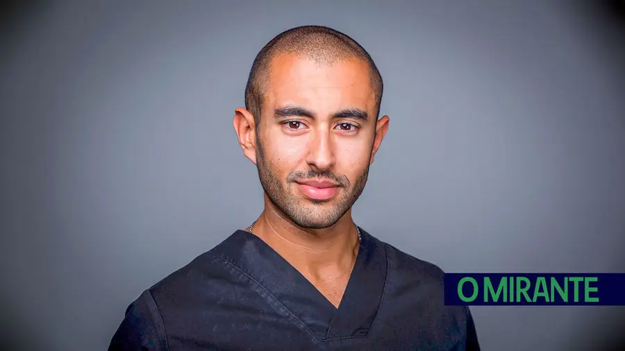 Médico dentista da Póvoa de Santa Iria recebe prémio internacional Médico dentista da Póvoa de Santa Iria recebe prémio internacional