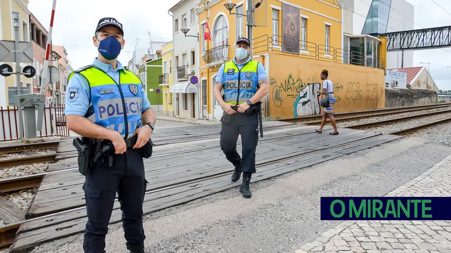 Passagem de nível em VFX continua a fazer vitímas mesmo com vigilância policial