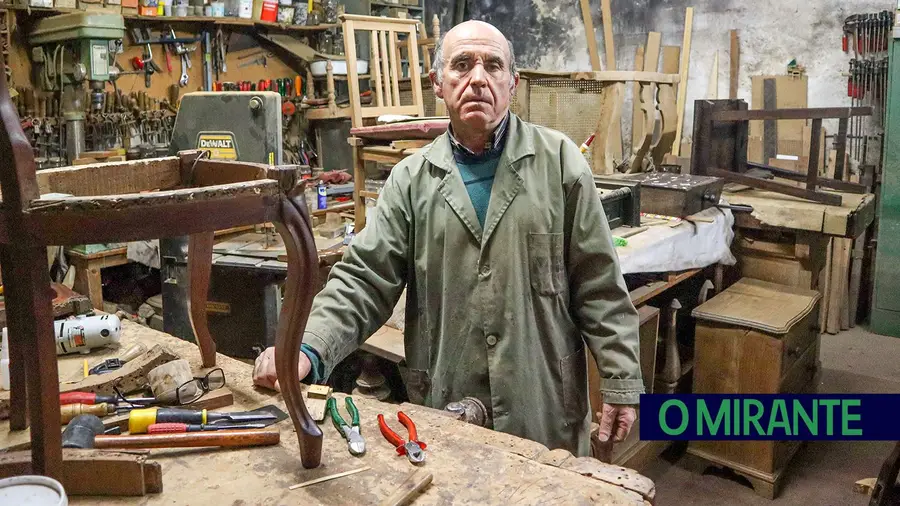 Carlos Lopes trabalha há meio século na arte do restauro Carlos Lopes trabalha há meio século na arte do restauro