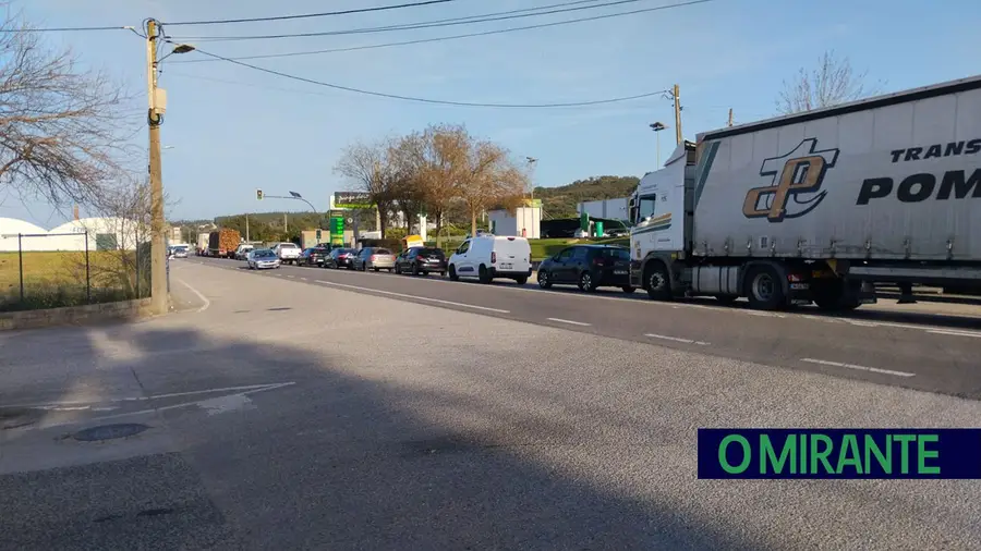 Protesto de agricultores origina fila de espera que já chega à vila da Chamusca