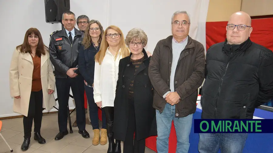 Bombeiros de Alverca ganham direcção liderada por mulher que aposta num compromisso de longo prazo Bombeiros de Alverca ganham direcção liderada por mulher que aposta num compromisso de longo prazo