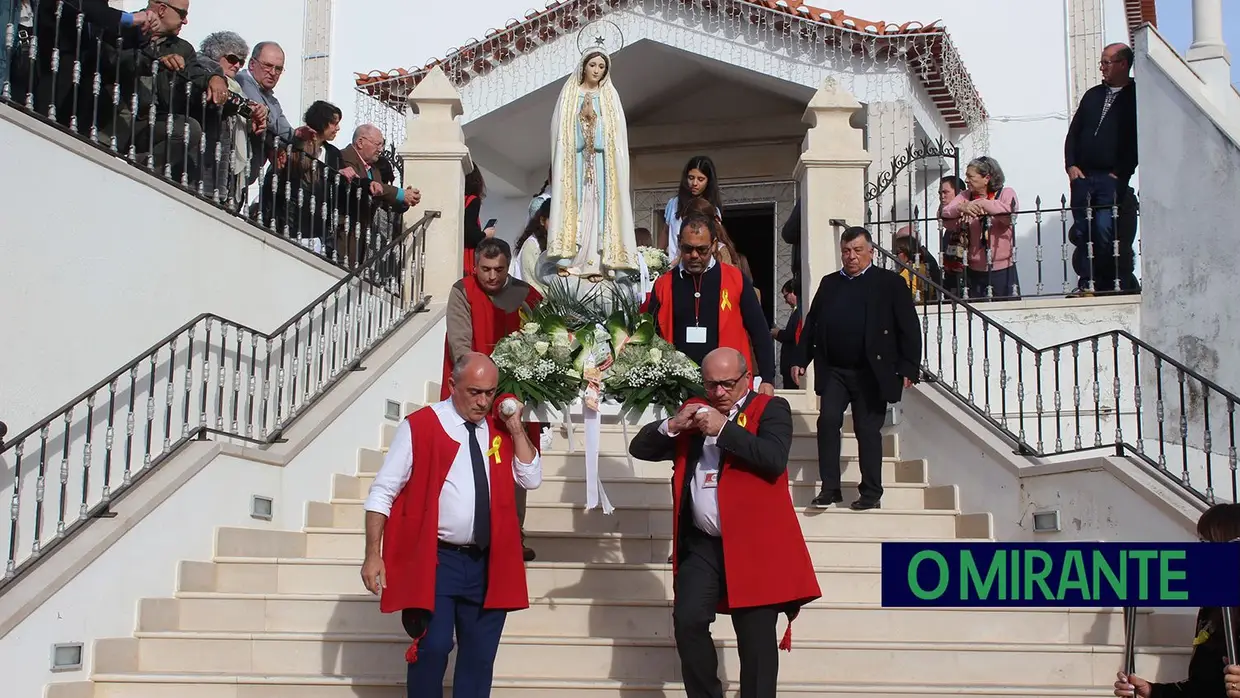 Cortejo religioso encheu ruas de Amiais de Baixo