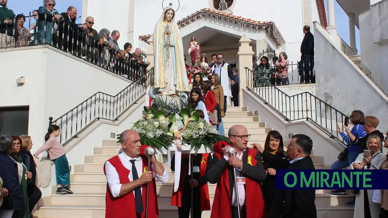 Cortejo religioso encheu ruas de Amiais de Baixo