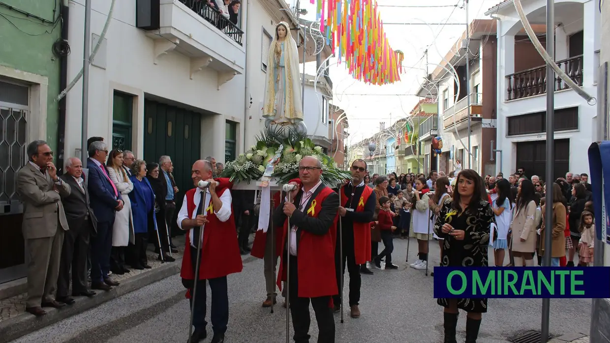 Cortejo religioso encheu ruas de Amiais de Baixo