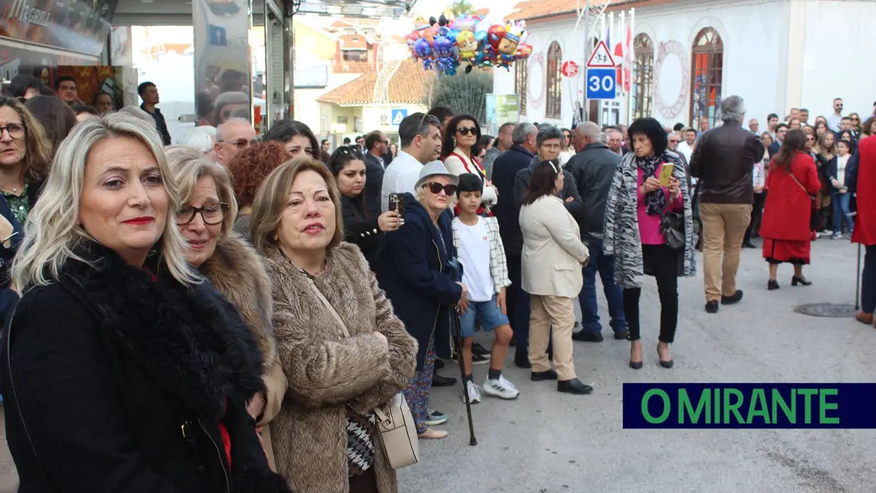 Cortejo religioso encheu ruas de Amiais de Baixo