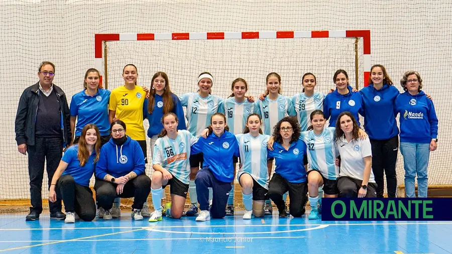 Vitória de Santarém é campeão distrital de futsal em juvenis femininos Vitória de Santarém é campeão distrital de futsal em juvenis femininos
