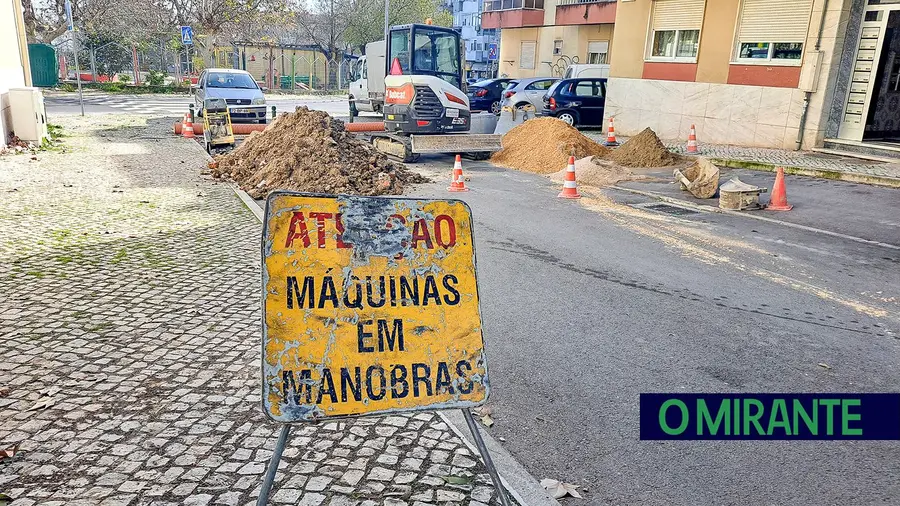 Andarão à procura de petróleo? Andarão à procura de petróleo?