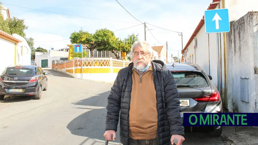 Ex-comandante da PSP do Entroncamento multado em Atalaia por sinalização de trânsito incorrecta Ex-comandante da PSP do Entroncamento multado em Atalaia por sinalização de trânsito incorrecta