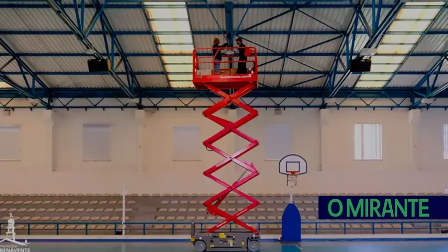 Pavilhões desportivos com iluminação amiga do ambiente