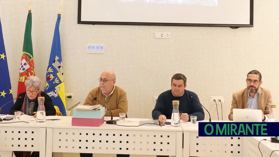 Salvaterra de Magos aprova mais de 70 mil euros em protocolos Salvaterra de Magos aprova mais de 70 mil euros em protocolos