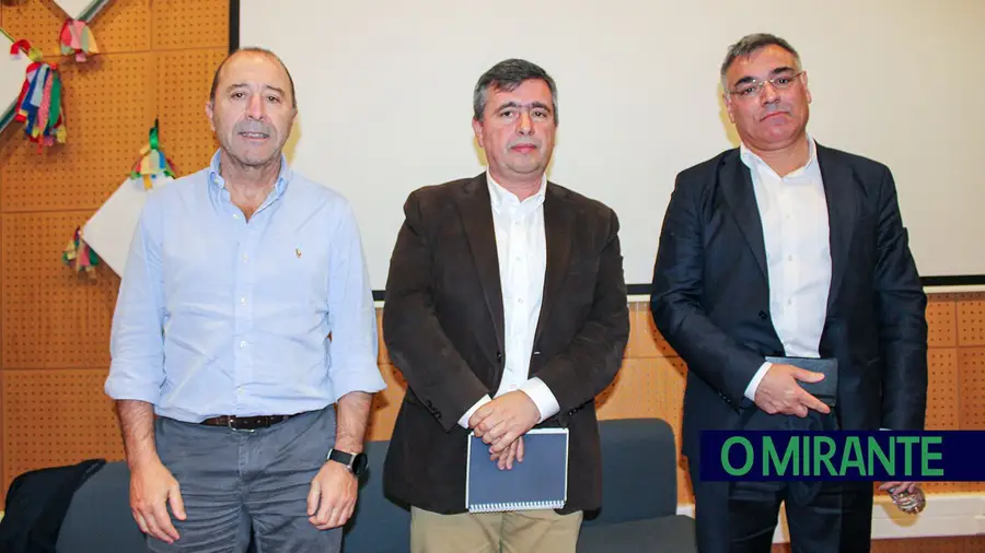 Descentralizar educação é essencial para o sucesso escolar dos alunos Descentralizar educação é essencial para o sucesso escolar dos alunos