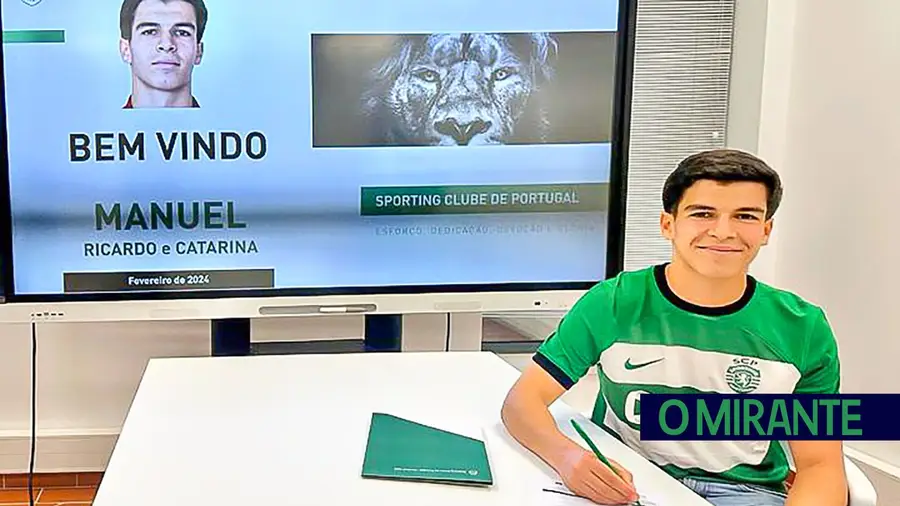 Jovem futebolista da Académica de Santarém assina pelo Sporting Jovem futebolista da Académica de Santarém assina pelo Sporting