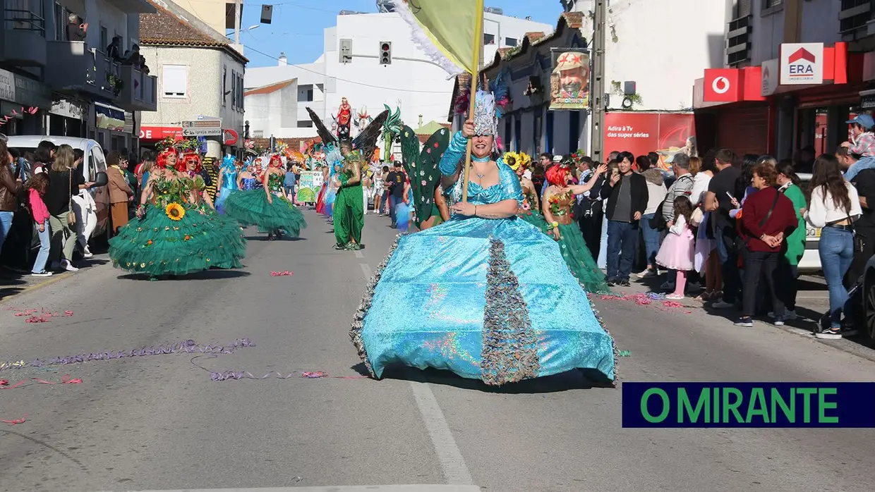 Corso carnavalesco anima Samora Correia