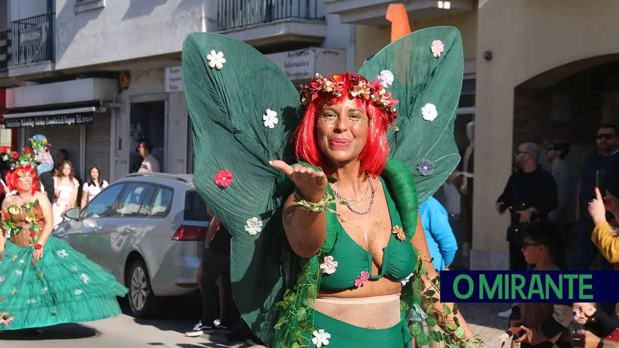 Corso carnavalesco anima Samora Correia