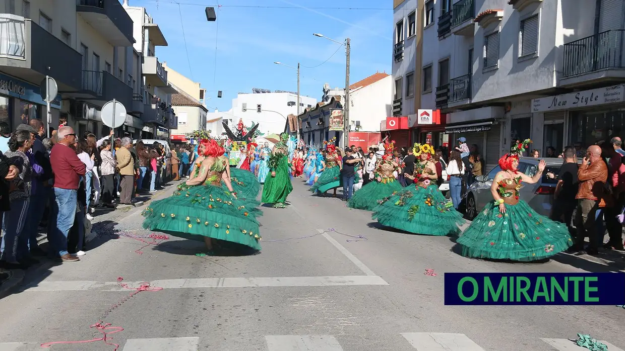 Corso carnavalesco anima Samora Correia