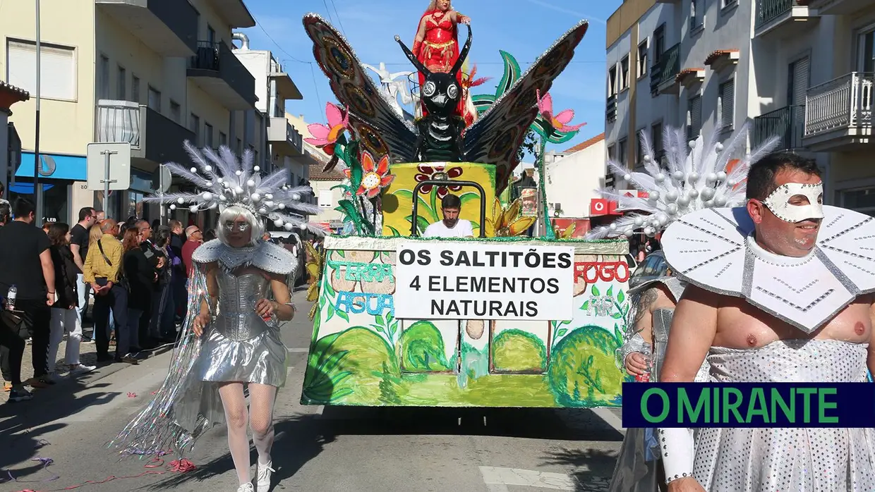 Corso carnavalesco anima Samora Correia