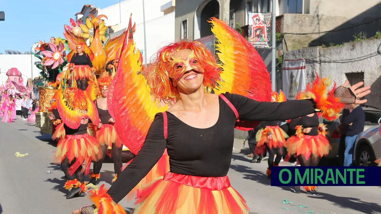 Corso carnavalesco anima Samora Correia