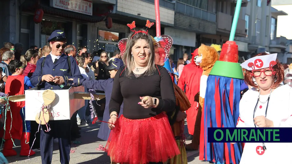 Corso carnavalesco anima Samora Correia