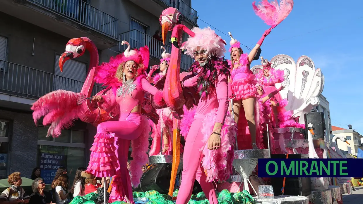 Corso carnavalesco anima Samora Correia