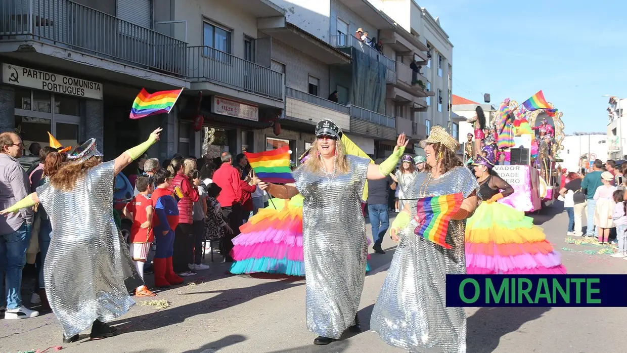 Corso carnavalesco anima Samora Correia