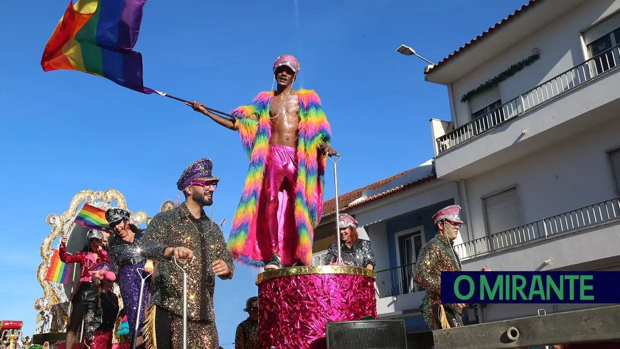 Corso carnavalesco anima Samora Correia