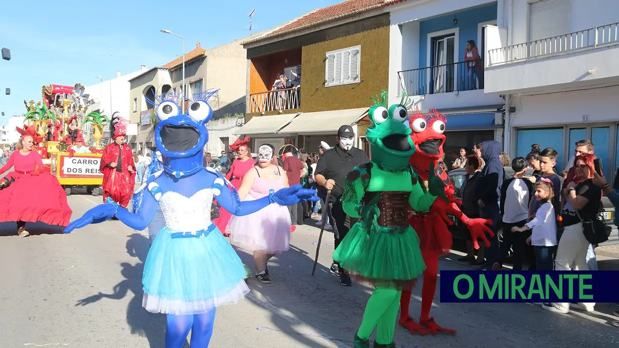 Corso carnavalesco anima Samora Correia