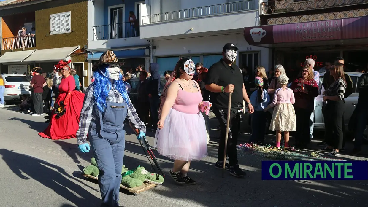 Corso carnavalesco anima Samora Correia