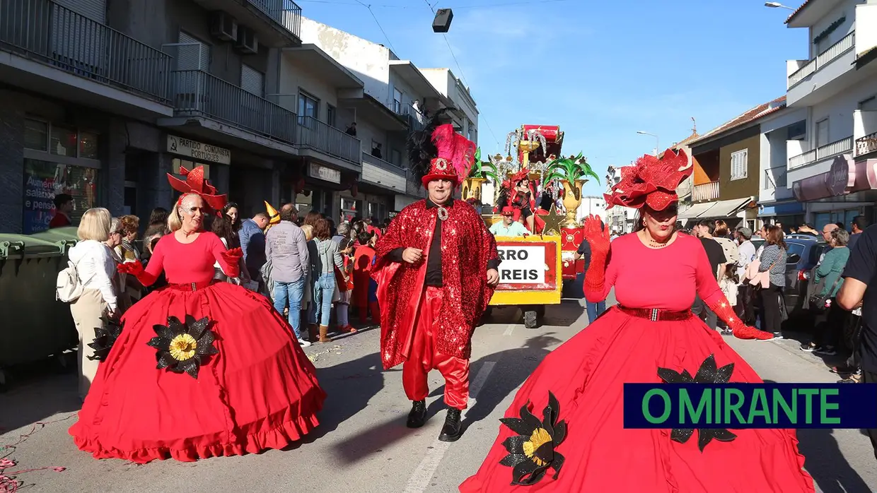 Corso carnavalesco anima Samora Correia