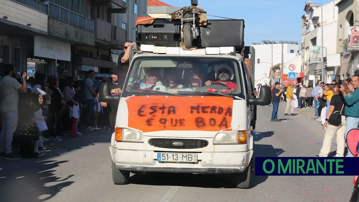 Corso carnavalesco anima Samora Correia