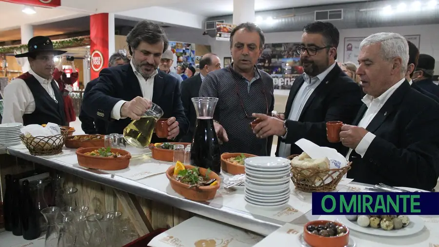 Tasquinhas de Rio Maior com mesa posta durante dez dias