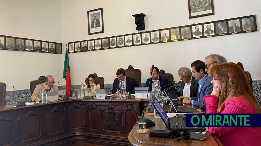 Santarém vai pedir 12 milhões à banca para grandes investimentos Santarém vai pedir 12 milhões à banca para grandes investimentos