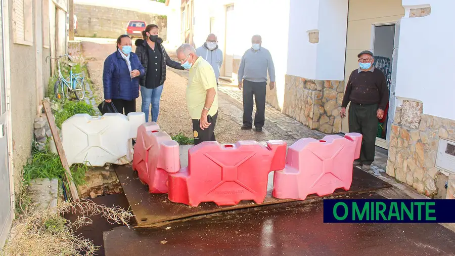 Moradores de Covão do Coelho dizem que obras que duraram anos estão mal concluídas