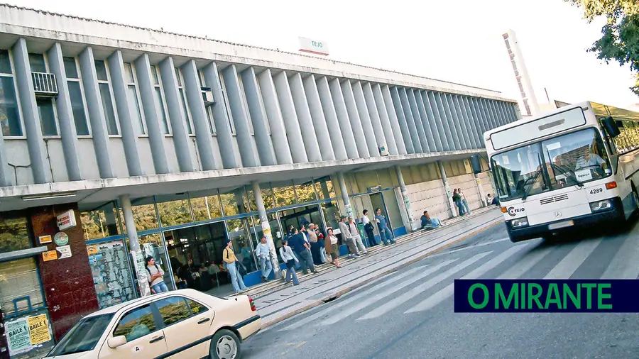 CIMLT vai pedir 3 milhões à banca para comprar terminal de autocarros em Santarém CIMLT vai pedir 3 milhões à banca para comprar terminal de autocarros em Santarém
