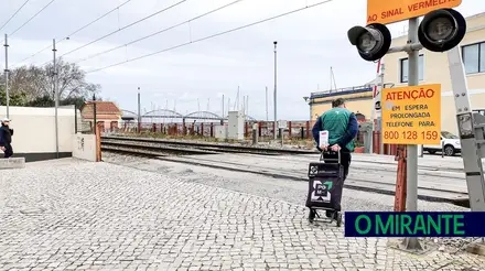 CDU exige reposição da vigilância na passagem de nível de Vila Franca de Xira
