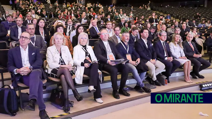 Aeroporto: Opção Santarém defendida em Fátima em congresso sobre turismo religioso Aeroporto: Opção Santarém defendida em Fátima em congresso sobre turismo religioso