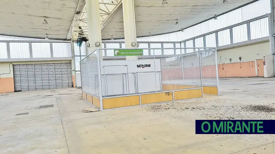 Município de Torres Novas mantém compra do pavilhão da Nersant em banho-maria Município de Torres Novas mantém compra do pavilhão da Nersant em banho-maria