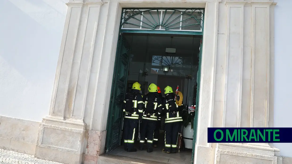 Simulacro de incêndio assinala Dia Internacional da Protecção Civil em Santarém