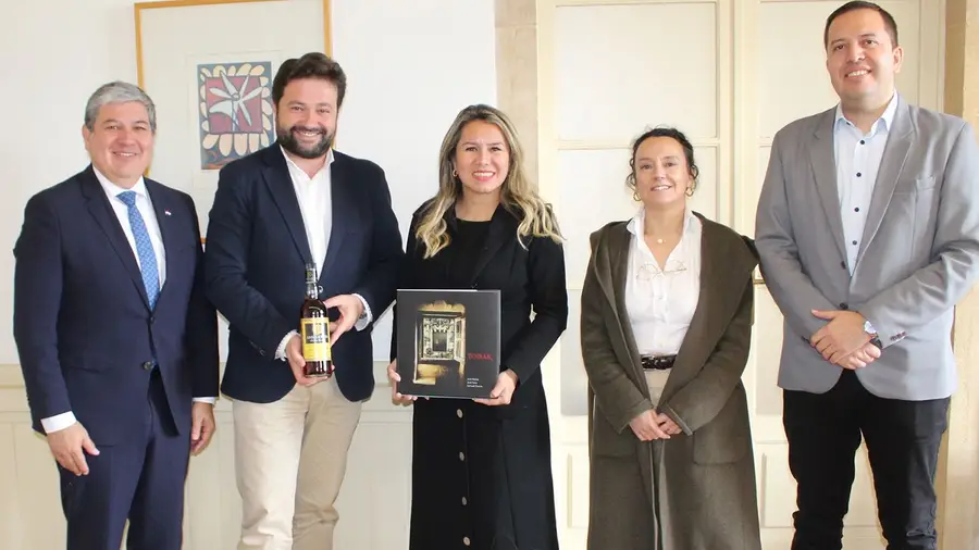 Município de Tomar recebeu ministra e embaixador do Paraguai Município de Tomar recebeu ministra e embaixador do Paraguai