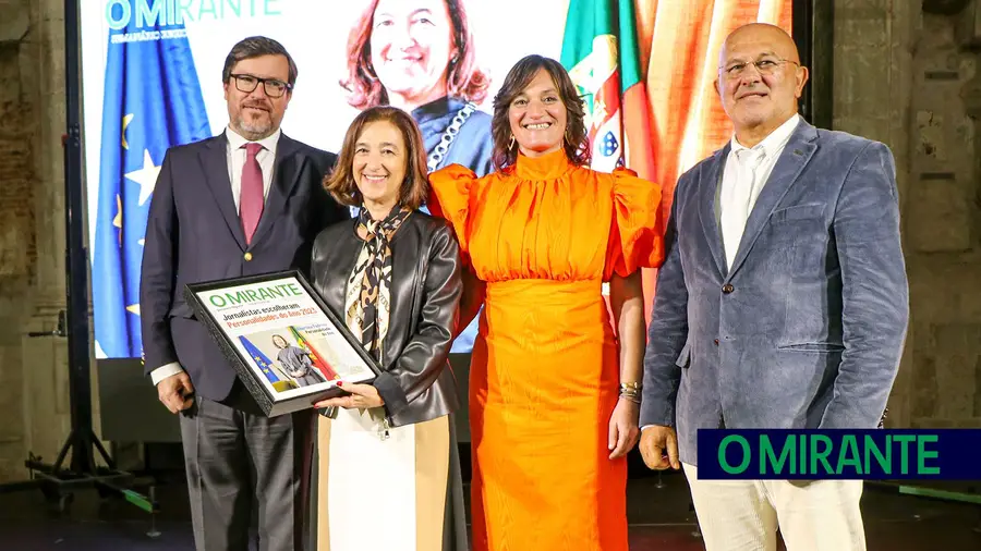 Só uma imprensa forte defende a democracia Só uma imprensa forte defende a democracia