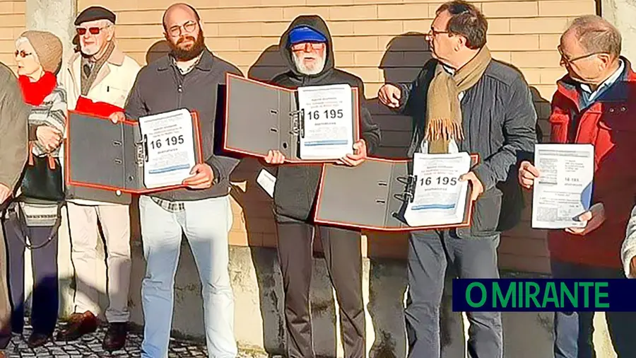 Utentes do Médio Tejo juntam 16 mil assinaturas por melhores cuidados de saúde Utentes do Médio Tejo juntam 16 mil assinaturas por melhores cuidados de saúde