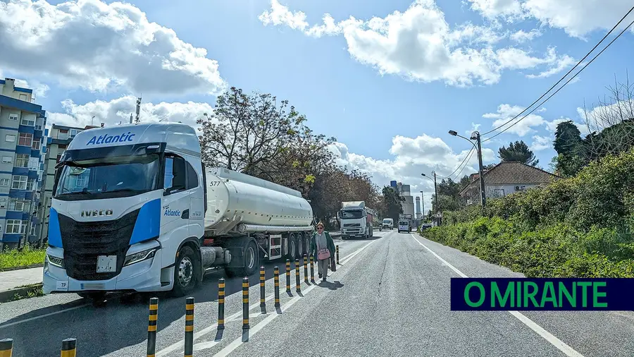 Obra da Infraestruturas de Portugal na EN10 em Alhandra considerada uma aberração