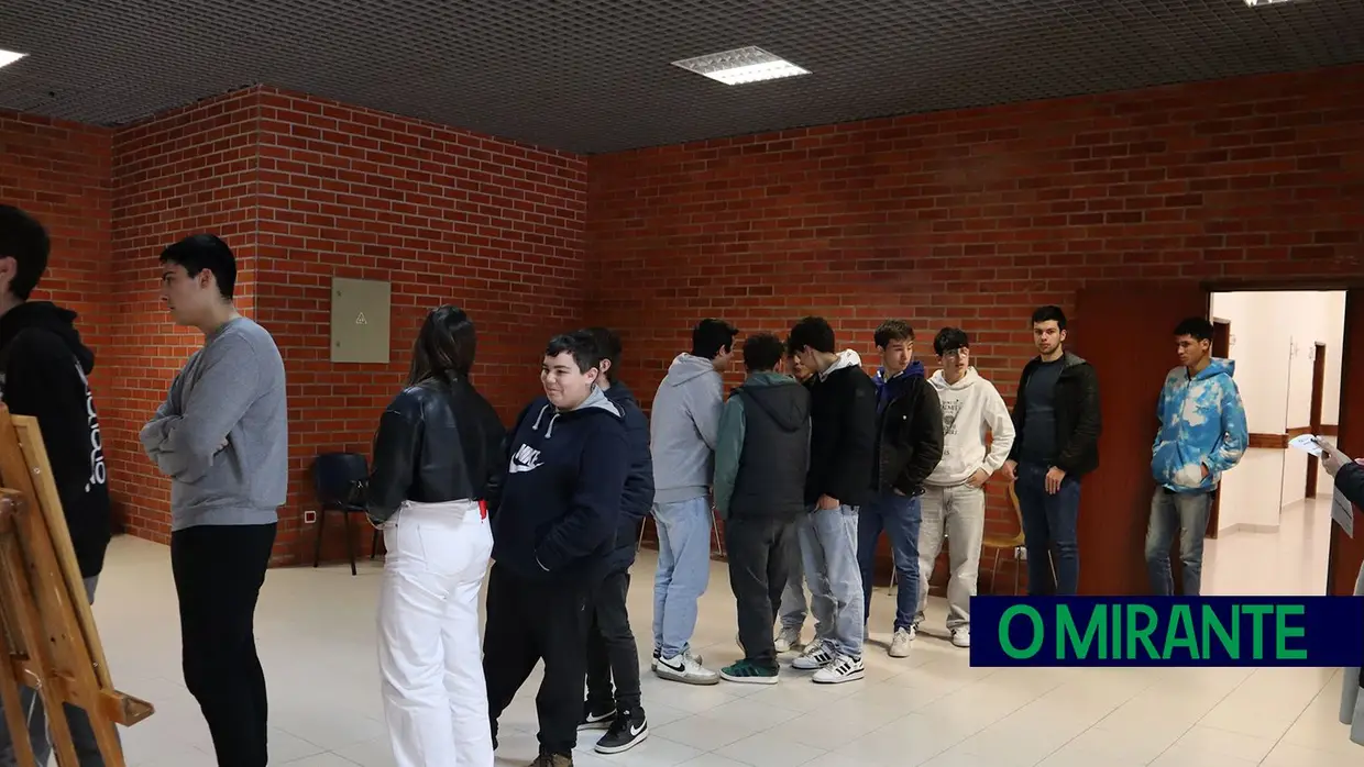 Alunos da Escola Profissional de Ourém participam em simulação de acto eleitoral