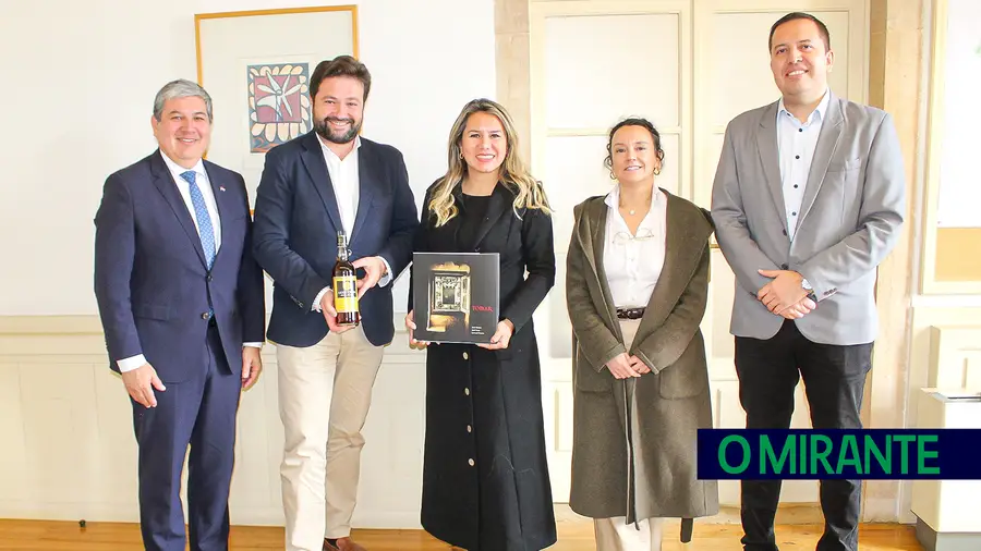 Município de Tomar recebeu ministra e embaixador do Paraguai
