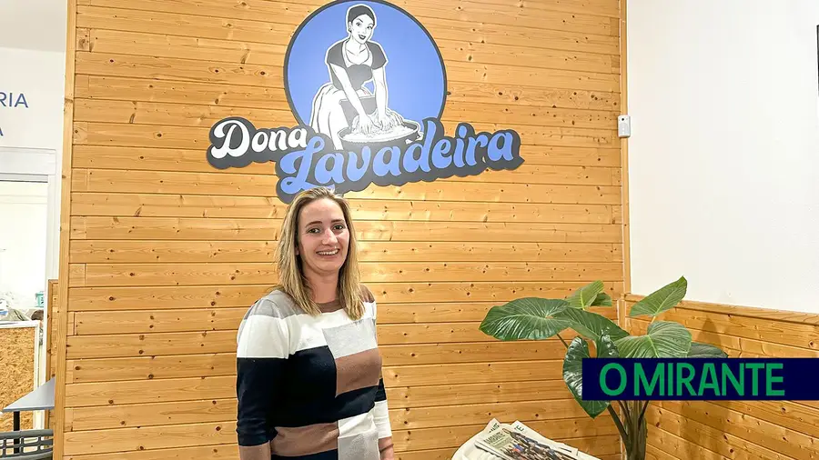 Dona Lavadeira lava, seca, engoma e costura