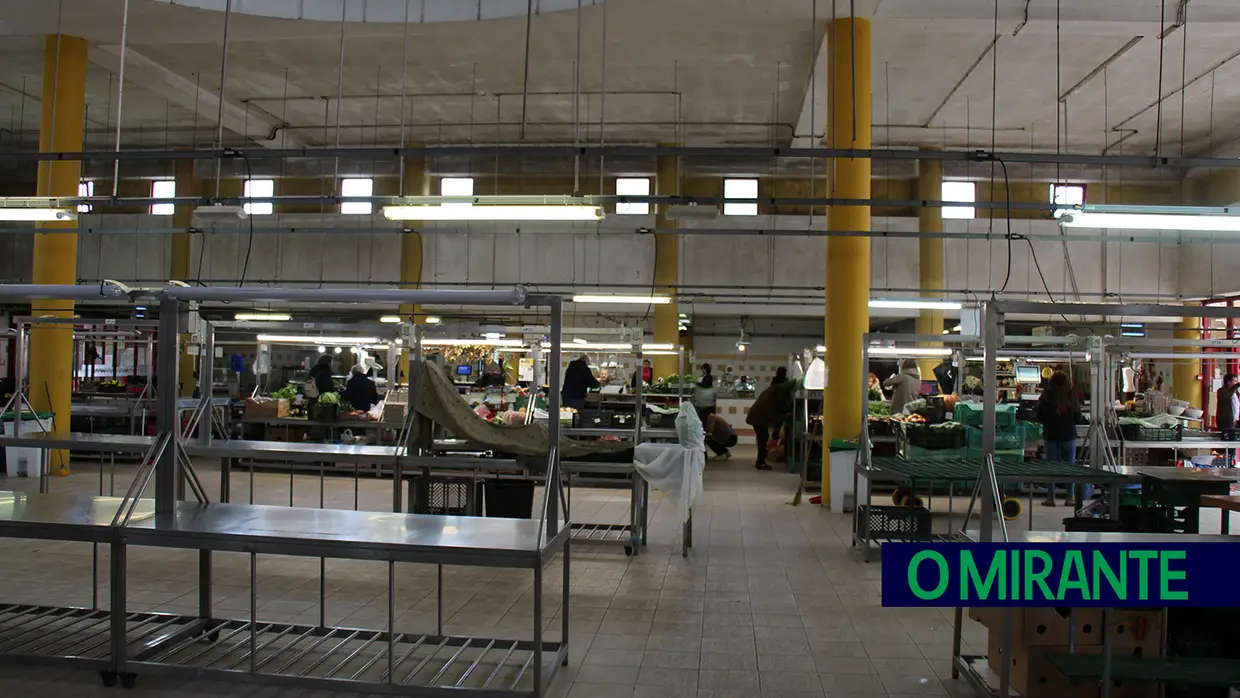 Mercado de Torres Novas vai definhando enquanto espera pelas prometidas obras